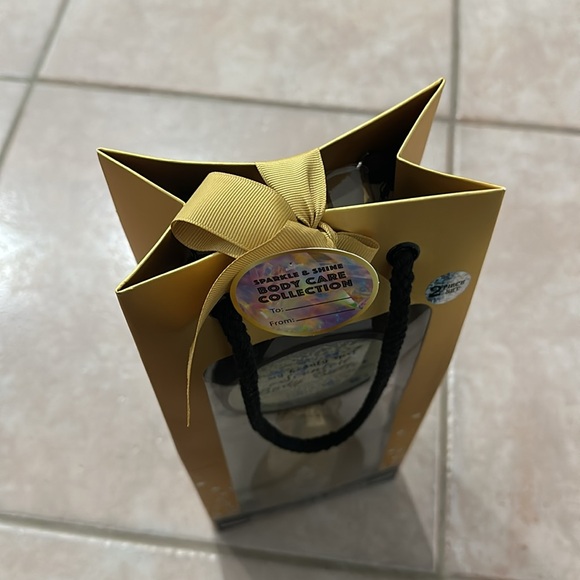Sparkle and shine body care collection NWT - Picture 8 of 8